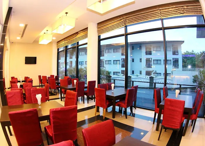 Arthitaya Green Nature Hotel & Lakkhana Poolside Resort