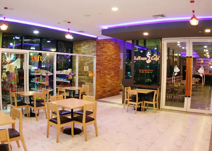 Arthitaya Green Nature Hotel & Lakkhana Poolside Resort