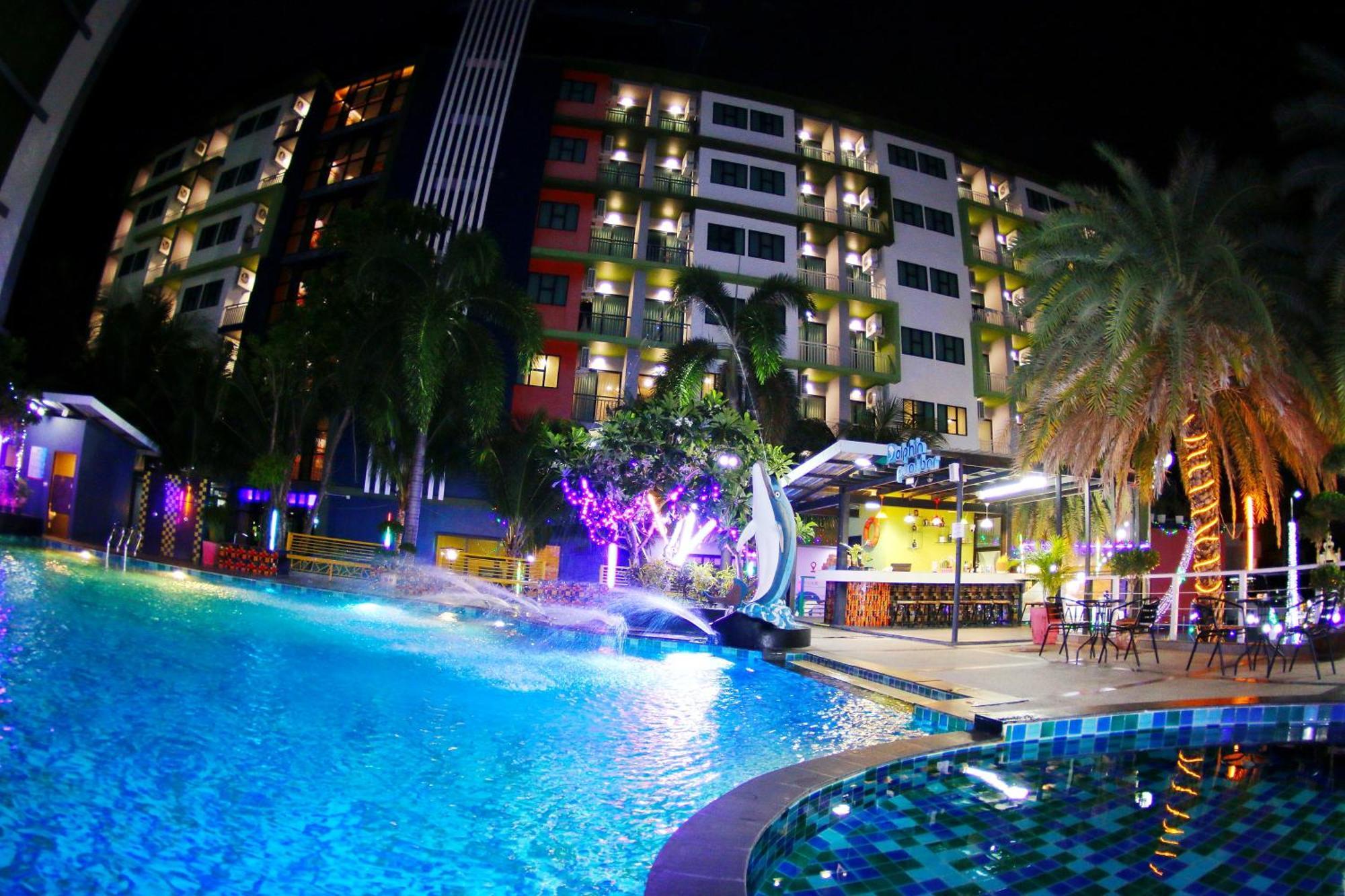 Arthitaya Nature & Lakkhana Poolside โรงแรม Pattaya