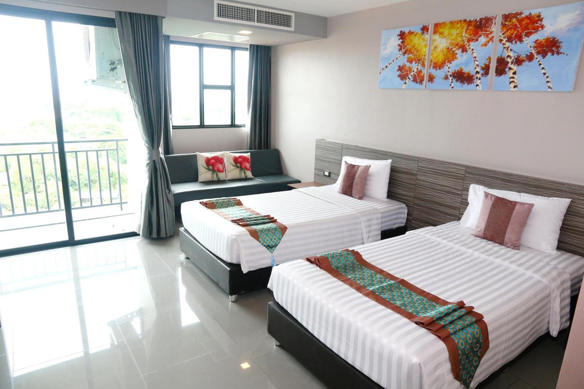 Arthitaya Nature & Lakkhana Poolside โรงแรม 5*