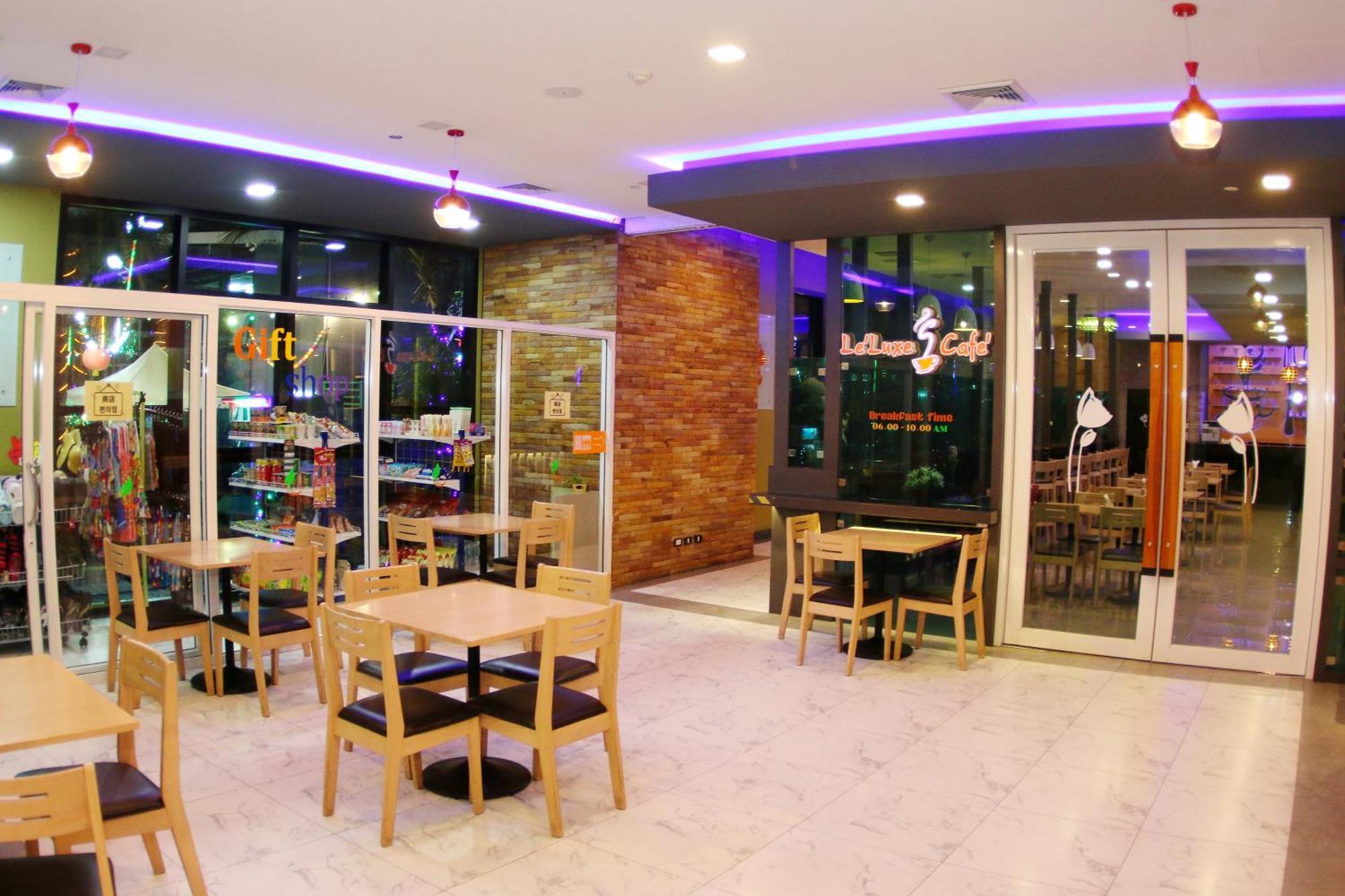 Arthitaya Nature & Lakkhana Poolside โรงแรม 5*